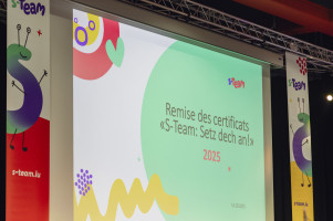 Diplomiwwerreechung vum S-Team