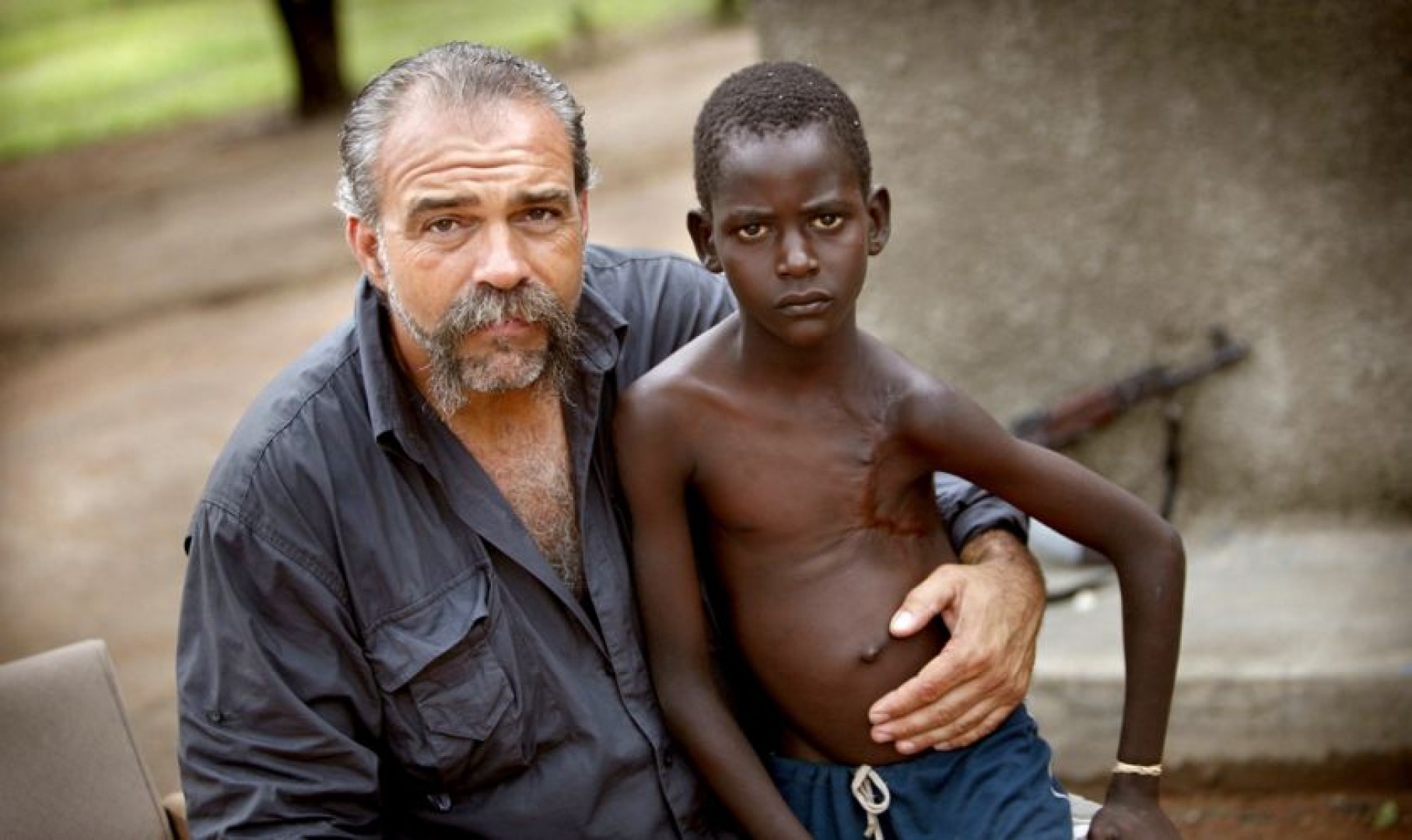 The machine gun preacher